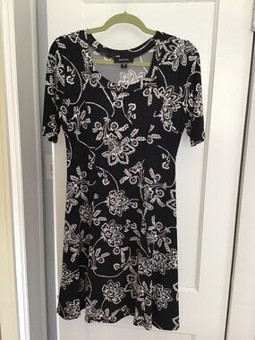 Karen Kane Black and White Floral Midi Dress